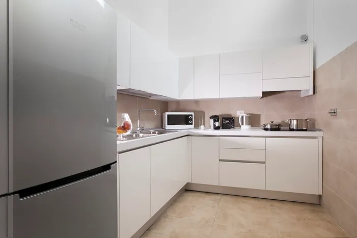 Appartamento con balconcino-2